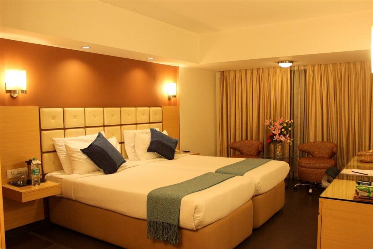 Hotel Sagar Plaza City Centre Пуна Экстерьер фото