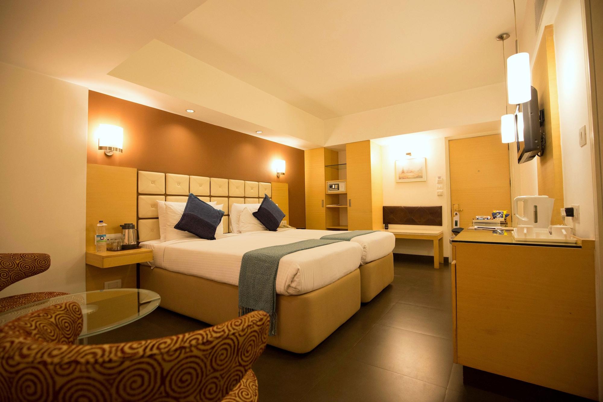 Hotel Sagar Plaza City Centre Пуна Экстерьер фото