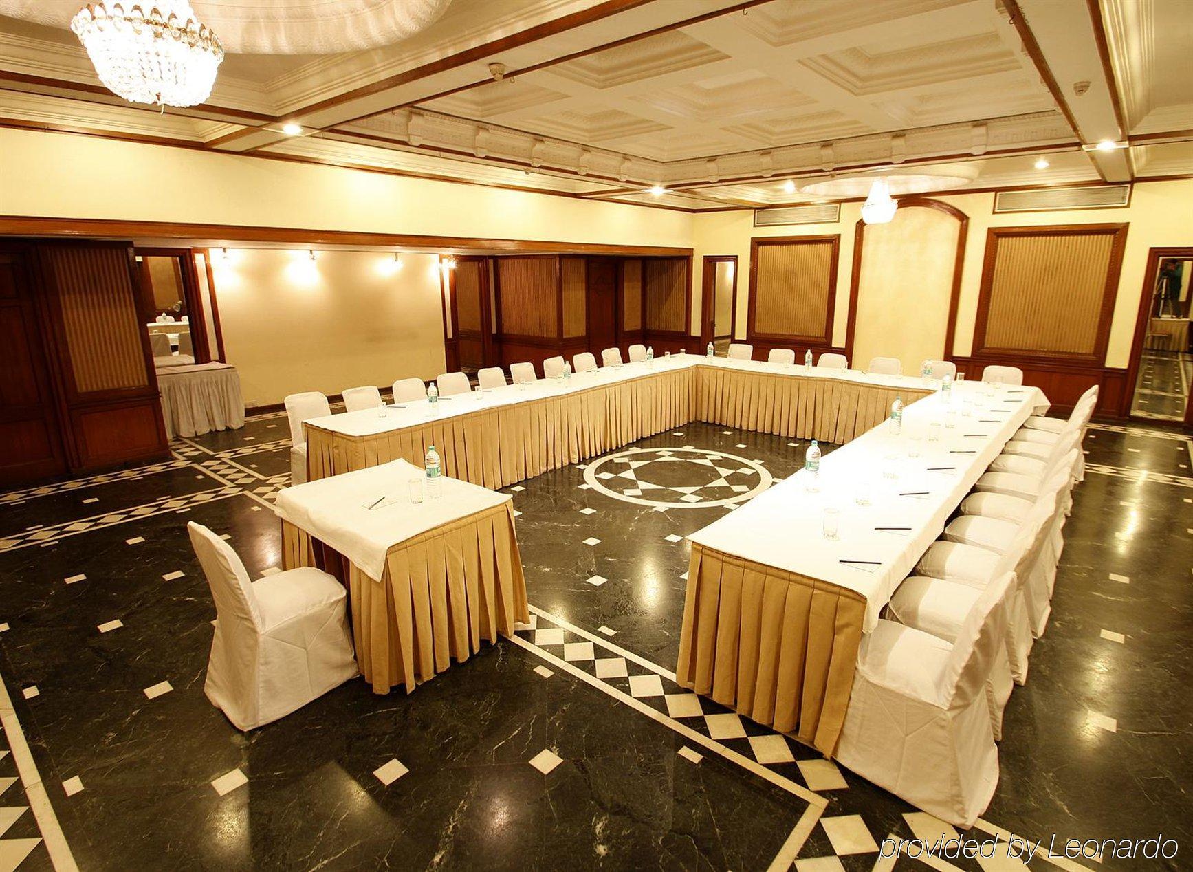 Hotel Sagar Plaza City Centre Пуна Удобства фото