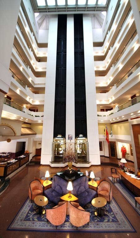 Hotel Sagar Plaza City Centre Пуна Экстерьер фото