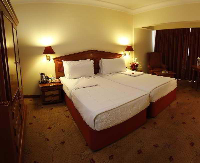 Hotel Sagar Plaza City Centre Пуна Экстерьер фото