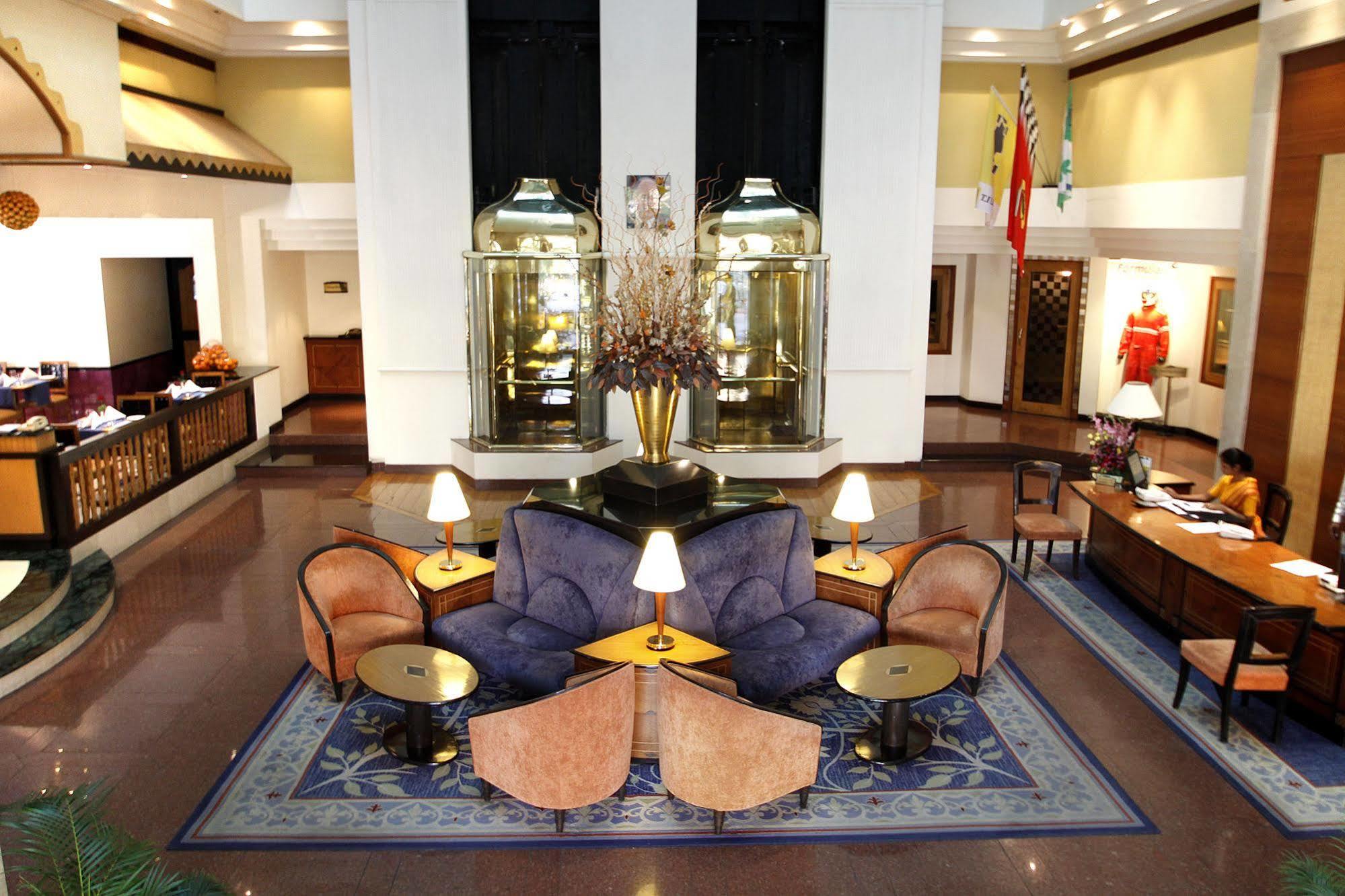 Hotel Sagar Plaza City Centre Пуна Интерьер фото